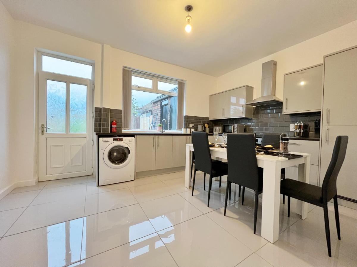 Cheerful 3 Bedroom Home With Netflix And Wi-Fi Middleton  Bagian luar foto
